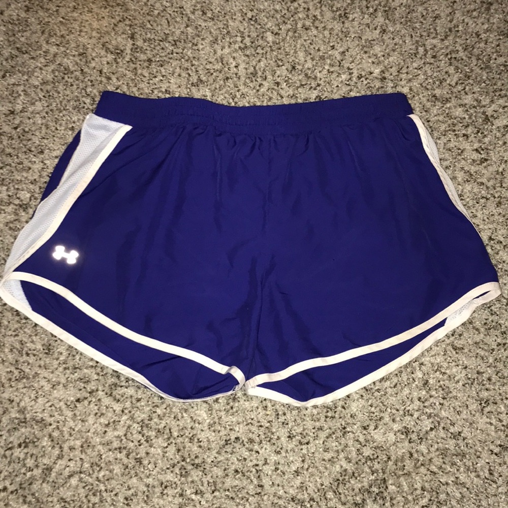 Loose heat gear underarmour shorts